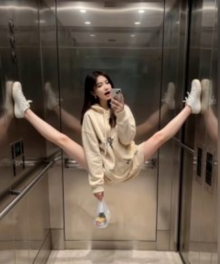 AI生成电梯一字马美女制作教程，条条流量上万，别再在外面被割韭菜了，全流程实操-资源云